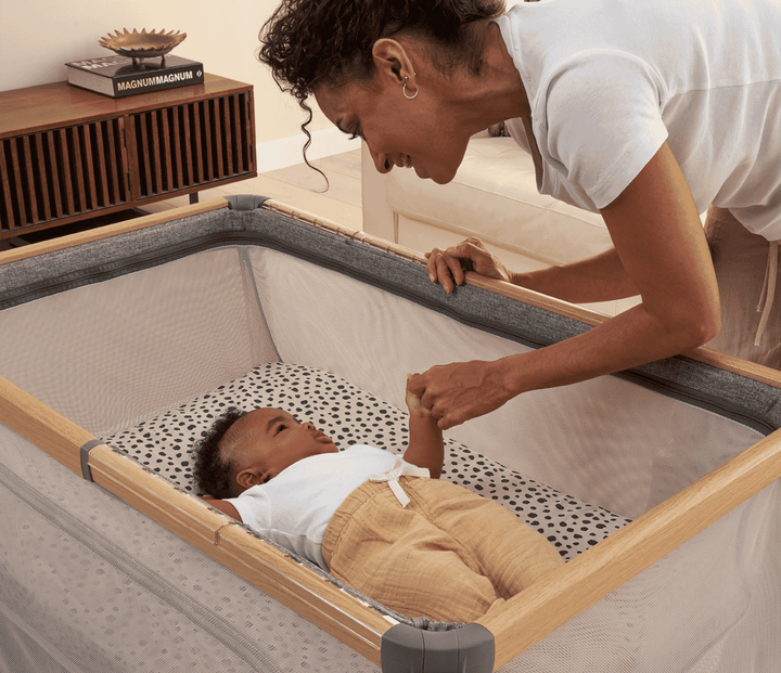 Tutti Bambini bedside Tutti Bambini CoZee Go 3-in-1 Bassinet, Travel Cot & Playpen - Oak/Charcoal