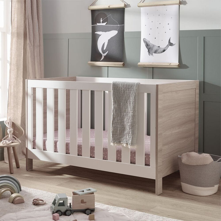 Silver Cross Cot Beds Silver Cross Finchley Cot Bed - Oak